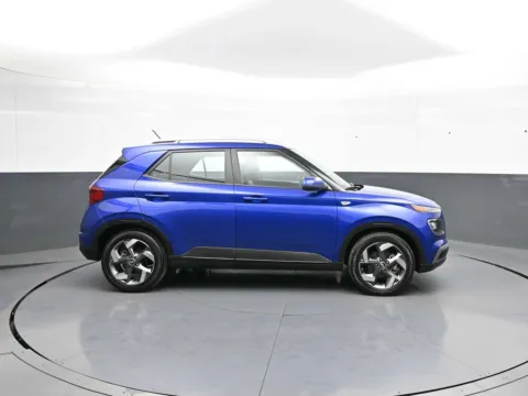More photos of 2023 Hyundai Venue SEL at Plaza Kia, NY