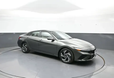 More photos of 2024 Hyundai Elantra Hybrid Limited at Plaza Kia, NY