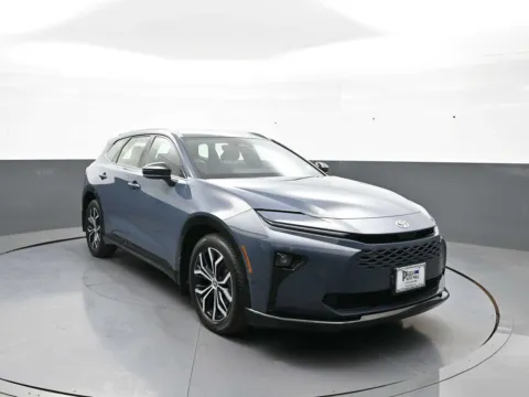 Photos of 2025 Toyota Crown Signia XLE for sale in Brooklyn, NY at Plaza Kia
