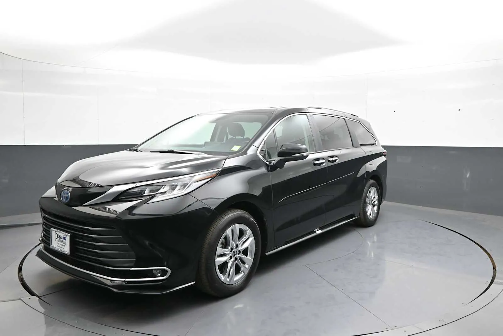 Black 2024 Toyota Sienna Limited for sale in Brooklyn, NY