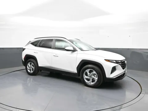 More photos of 2024 Hyundai Tucson SEL at Plaza Kia, NY