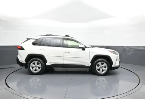 More photos of 2021 Toyota RAV4 Hybrid XLE at Plaza Toyota, NY