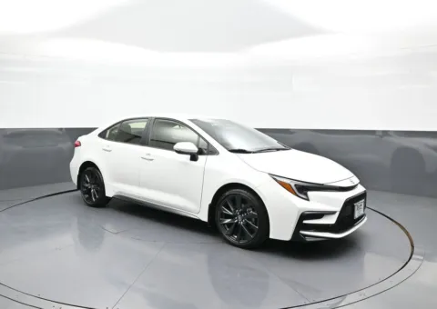 More photos of 2026 Toyota Corolla SE at Plaza Toyota, NY