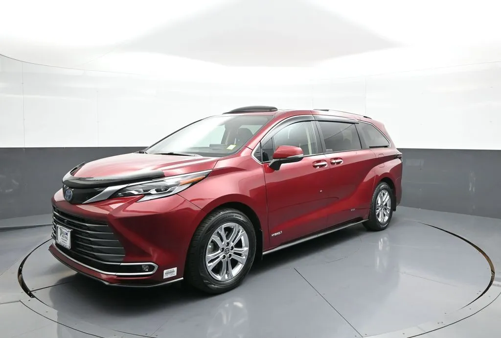 2021 Toyota Sienna Platinum for sale in Brooklyn, NY