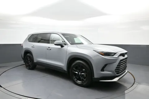 More photos of 2026 Toyota Grand Highlander Hybrid MAX Platinum at Plaza Toyota, NY
