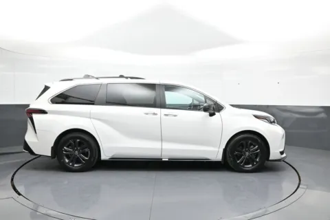 More photos of 2024 Toyota Sienna XSE at Plaza Toyota, NY