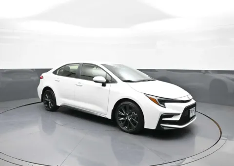 More photos of 2026 Toyota Corolla SE at Plaza Toyota, NY