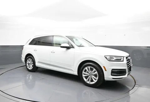 Another view of 2019 Audi Q7 SE Premium for sale in Brooklyn, NY at Plaza Toyota
