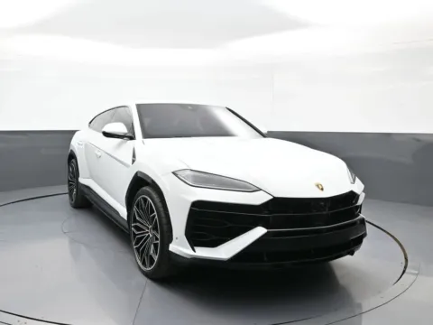 Another view of 2025 Lamborghini Urus SE for sale in Brooklyn, NY at Plaza Toyota