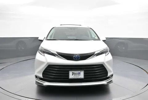 Photos of 2024 Toyota Sienna XLE for sale in Brooklyn, NY at Plaza Toyota