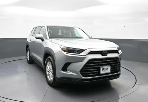 Another view of 2025 Toyota Grand Highlander XLE for sale in Brooklyn, NY at Plaza Toyota