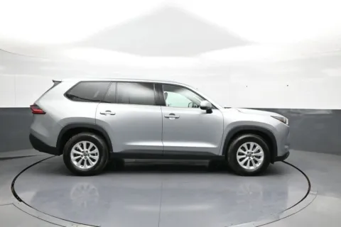 More photos of 2025 Toyota Grand Highlander XLE at Plaza Toyota, NY
