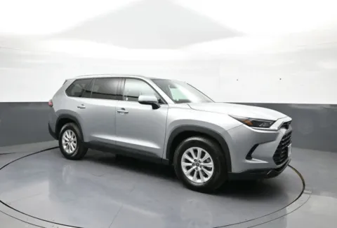 More photos of 2025 Toyota Grand Highlander XLE at Plaza Toyota, NY