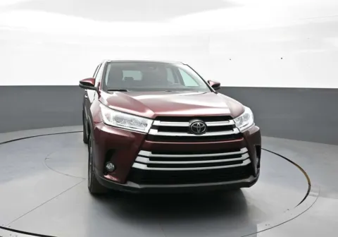 Red 2019 Toyota Highlander XLE for sale in Brooklyn, NY
