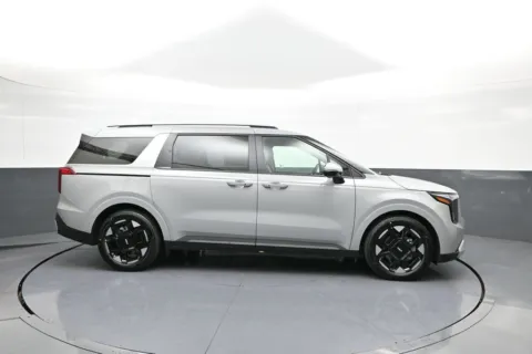 More photos of 2026 Kia Carnival EX at Plaza KIA, NY