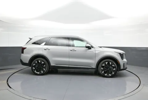 More photos of 2026 Kia Sorento EX at Plaza KIA, NY