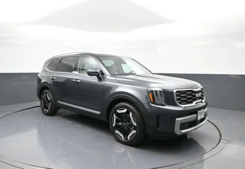 More photos of 2023 Kia Telluride S at Plaza KIA, NY