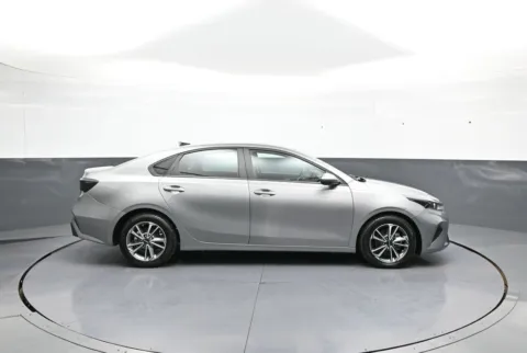 More photos of 2022 Kia Forte LXS at Plaza KIA, NY