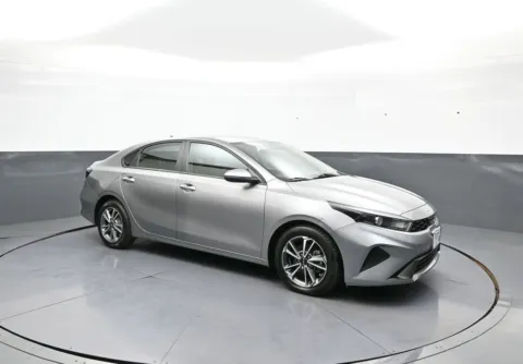 More photos of 2022 Kia Forte LXS at Plaza KIA, NY