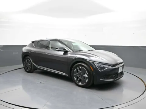 More photos of 2025 Kia EV6 Light Long Range at Plaza KIA, NY