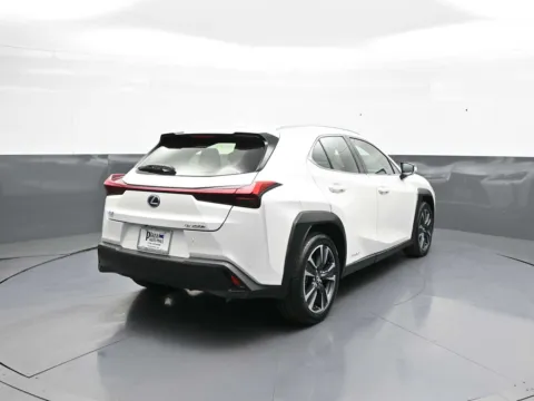 More photos of 2021 Lexus UX 250h at Plaza KIA, NY