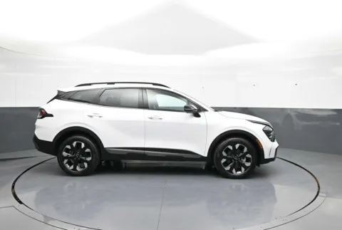 More photos of 2024 Kia Sportage X-Line at Plaza KIA, NY