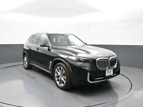 Another view of 2024 BMW X5 xDrive40i for sale in Brooklyn, NY at Plaza KIA