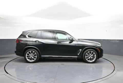 More photos of 2024 BMW X5 xDrive40i at Plaza KIA, NY