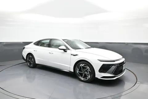 More photos of 2026 Hyundai Sonata SEL Sport at Plaza Hyundai, NY