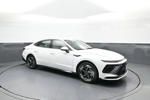 More photos of 2026 Hyundai Sonata SEL Sport at Plaza Hyundai, NY