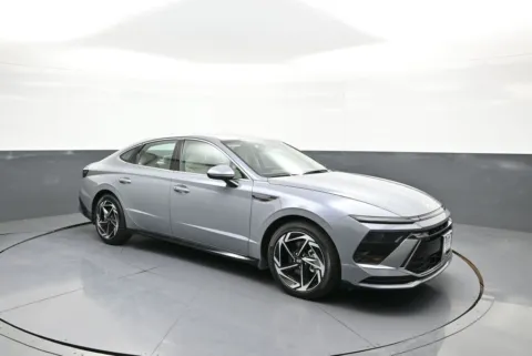 More photos of 2026 Hyundai Sonata SEL Sport at Plaza Hyundai, NY