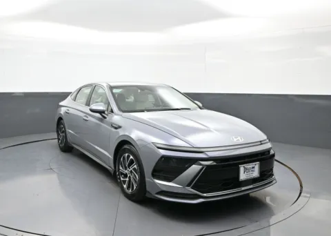 Another view of 2026 Hyundai Sonata Hybrid Blue for sale in Brooklyn, NY at Plaza Hyundai