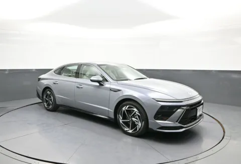 More photos of 2026 Hyundai Sonata SEL Sport at Plaza Hyundai, NY