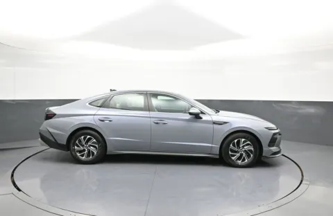 More photos of 2026 Hyundai Sonata Hybrid Blue at Plaza Hyundai, NY