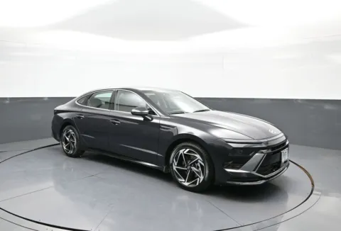 More photos of 2026 Hyundai Sonata SEL Sport at Plaza Hyundai, NY