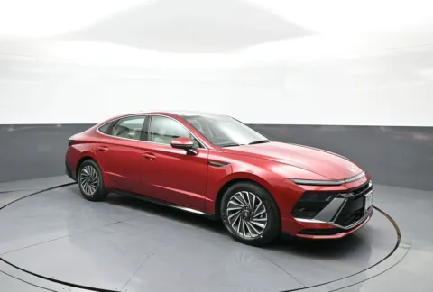 More photos of 2026 Hyundai Sonata Hybrid SEL at Plaza Hyundai, NY