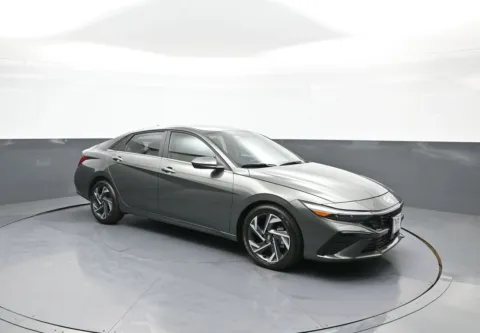 More photos of 2024 Hyundai Elantra SEL at Plaza Hyundai, NY