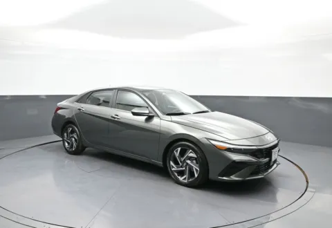 More photos of 2024 Hyundai Elantra SEL at Plaza Hyundai, NY