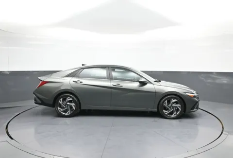 More photos of 2024 Hyundai Elantra SEL at Plaza Hyundai, NY
