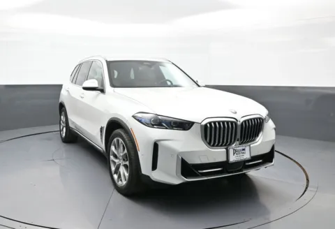 Another view of 2024 BMW X5 xDrive40i for sale in Brooklyn, NY at Plaza Hyundai