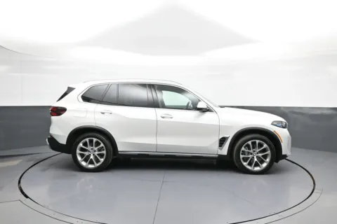 More photos of 2024 BMW X5 xDrive40i at Plaza Hyundai, NY