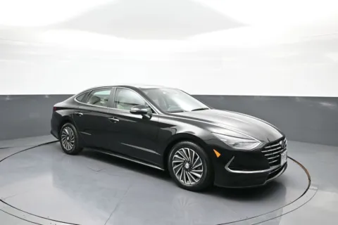 More photos of 2023 Hyundai Sonata Hybrid Limited at Plaza Hyundai, NY