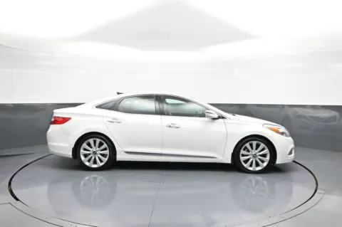 More photos of 2012 Hyundai Azera at Plaza Hyundai, NY