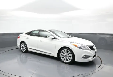 More photos of 2012 Hyundai Azera at Plaza Hyundai, NY