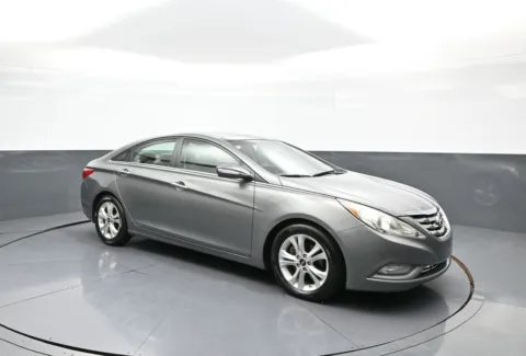 More photos of 2013 Hyundai Sonata Limited at Plaza Hyundai, NY