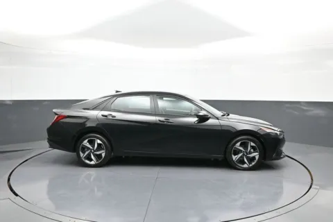 More photos of 2023 Hyundai Elantra SEL at Plaza Hyundai, NY