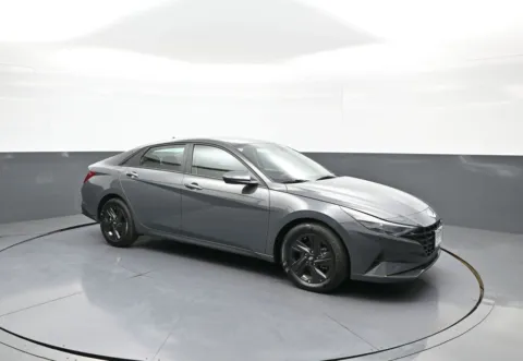 More photos of 2023 Hyundai Elantra SEL at Plaza Hyundai, NY