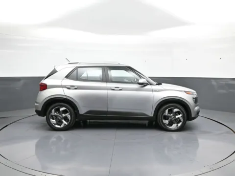 More photos of 2023 Hyundai Venue SEL at Plaza Hyundai, NY