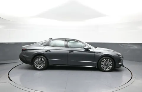 More photos of 2026 Hyundai Sonata Hybrid SEL at Plaza Hyundai, NY