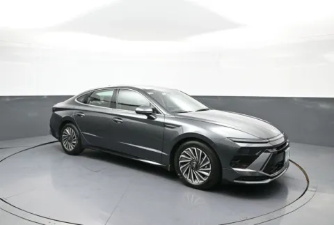 More photos of 2026 Hyundai Sonata Hybrid SEL at Plaza Hyundai, NY